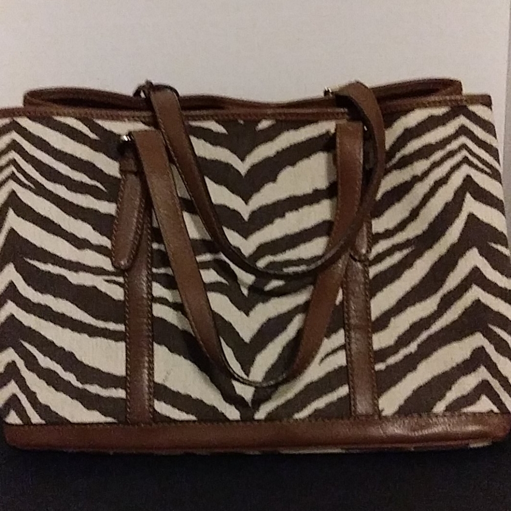 Michael kors purse - Picture 2 of 6
